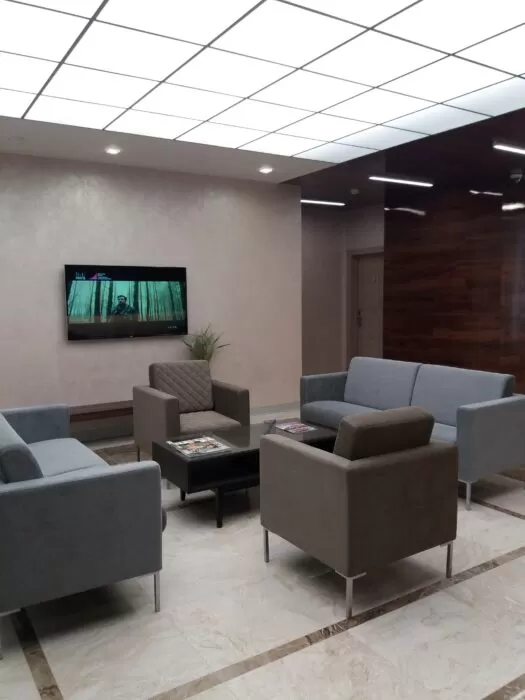 купить кресло с мягкими подлокотниками